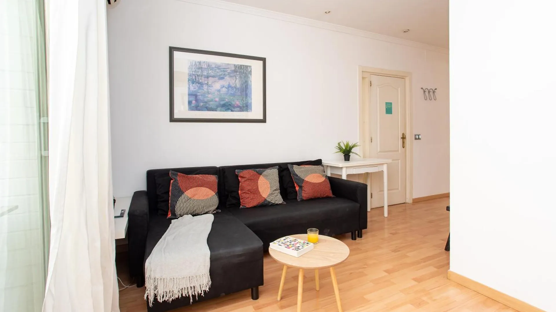 Cozy Exiample Getaway Apartments With Patio Barcelona 0*,