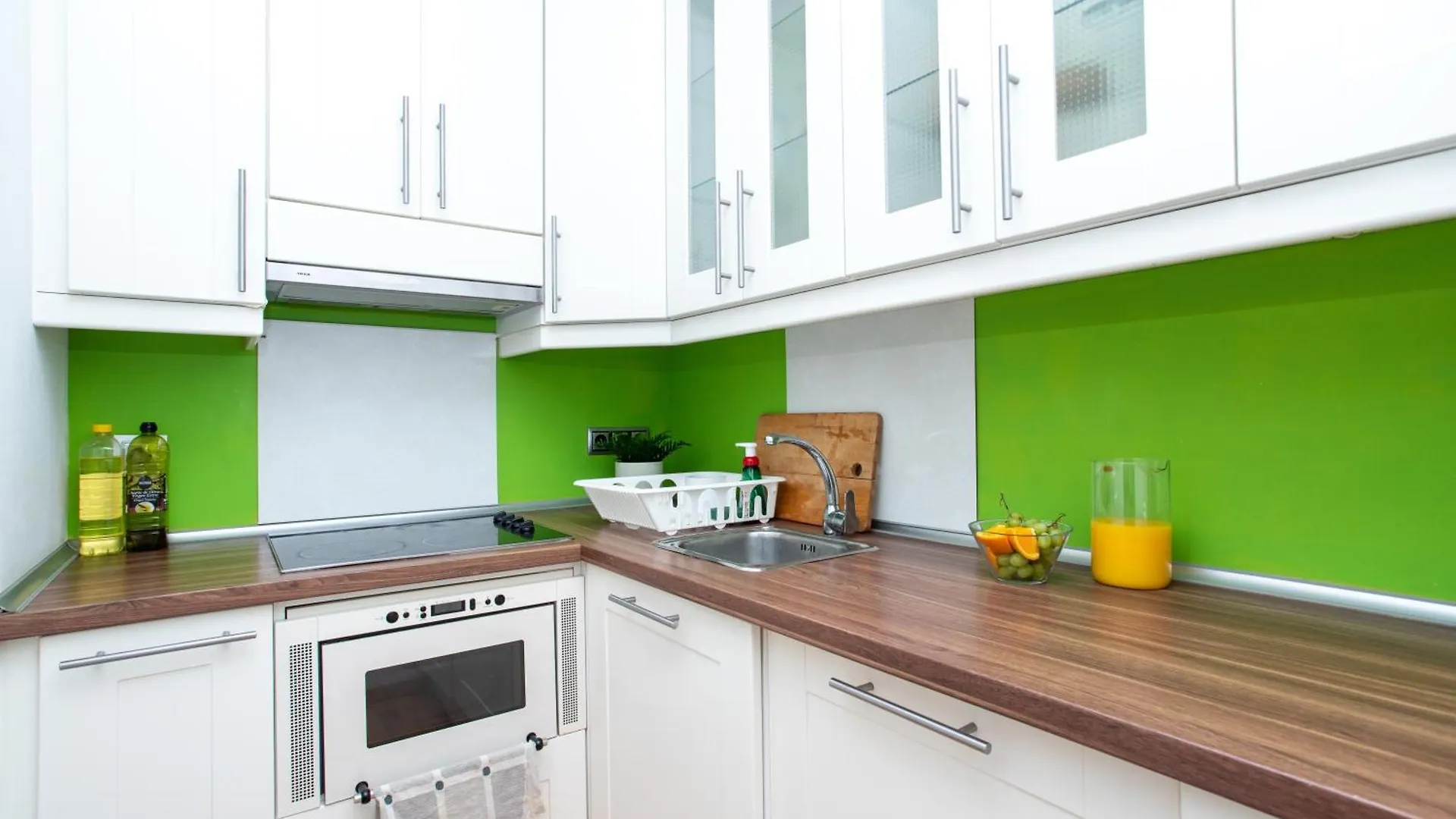 Cozy Exiample Getaway Apartments With Patio Barcelona