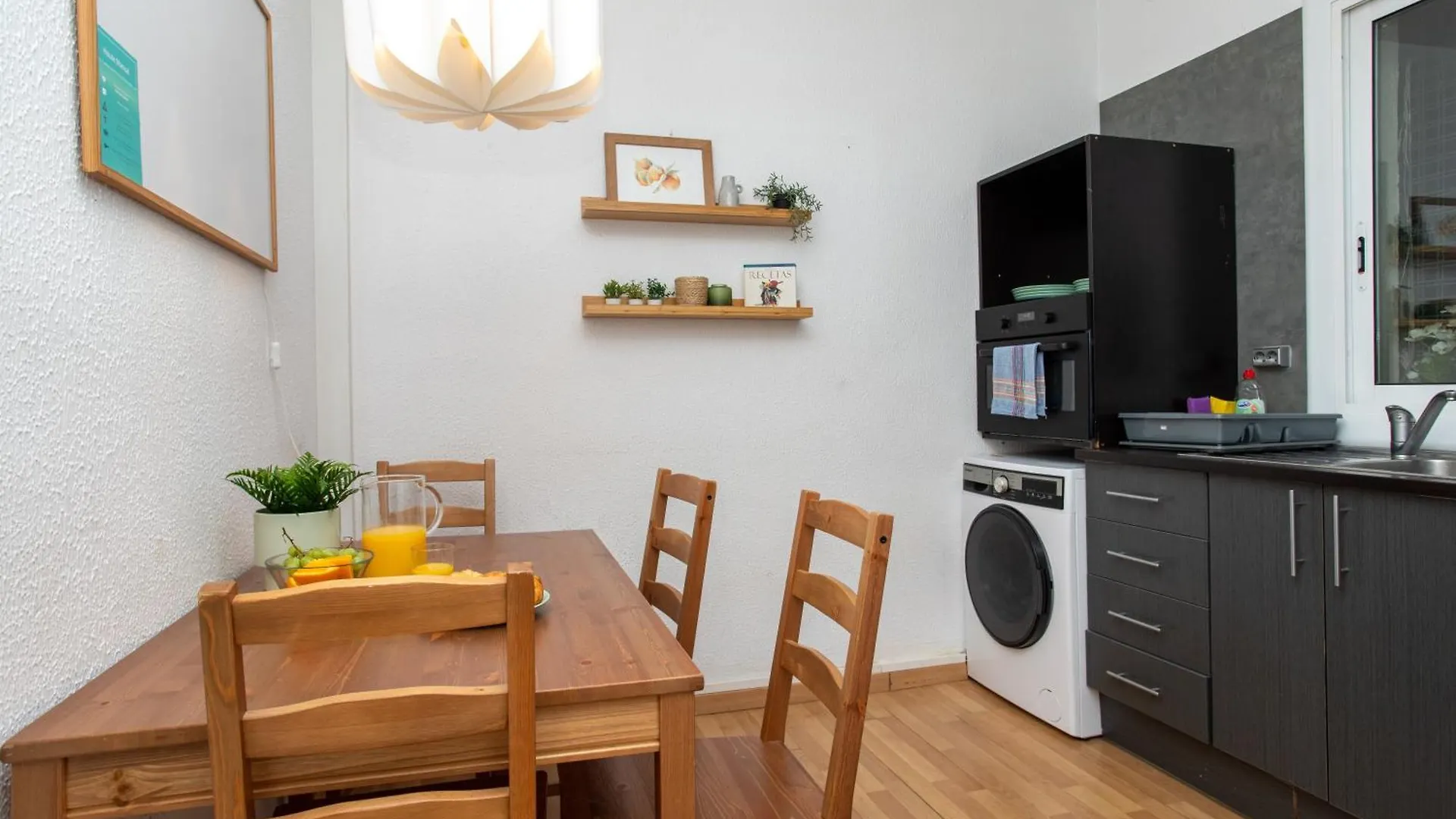Cozy Exiample Getaway Apartments With Patio Barcelona