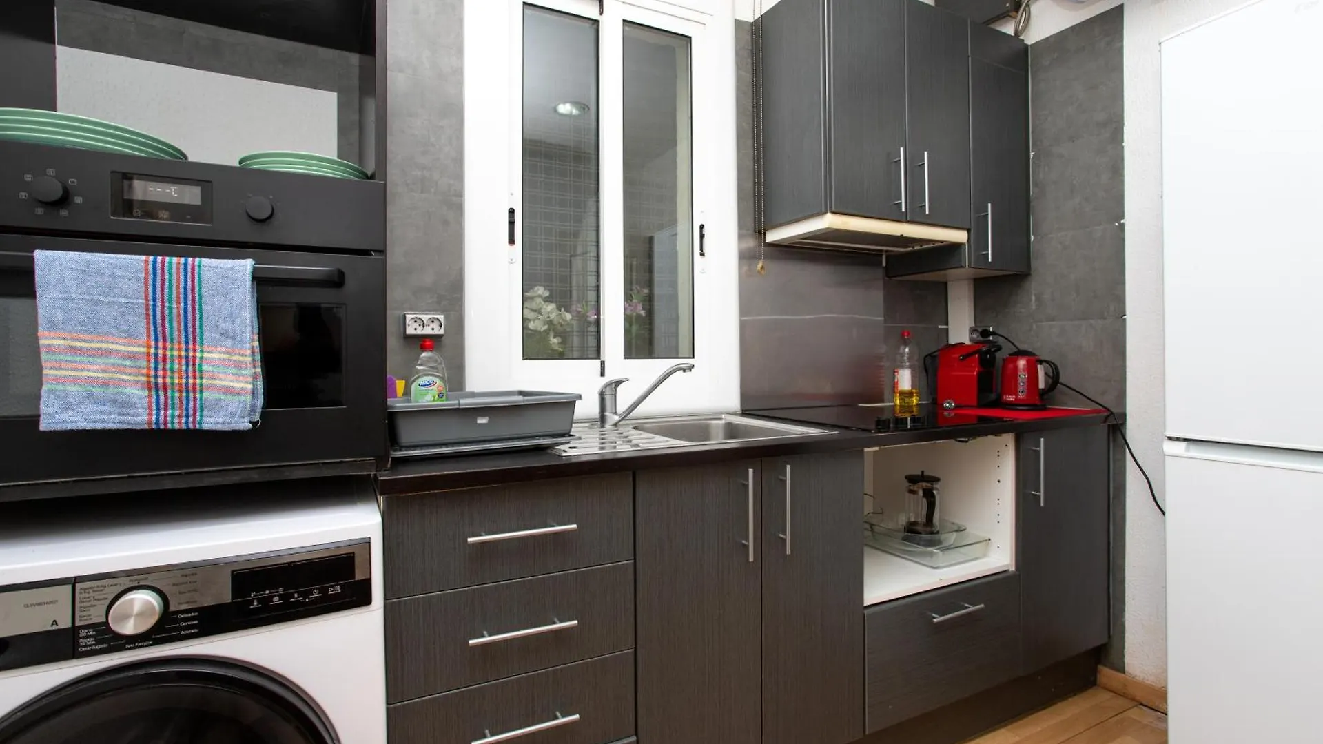 Cozy Exiample Getaway Apartments With Patio Barcelona