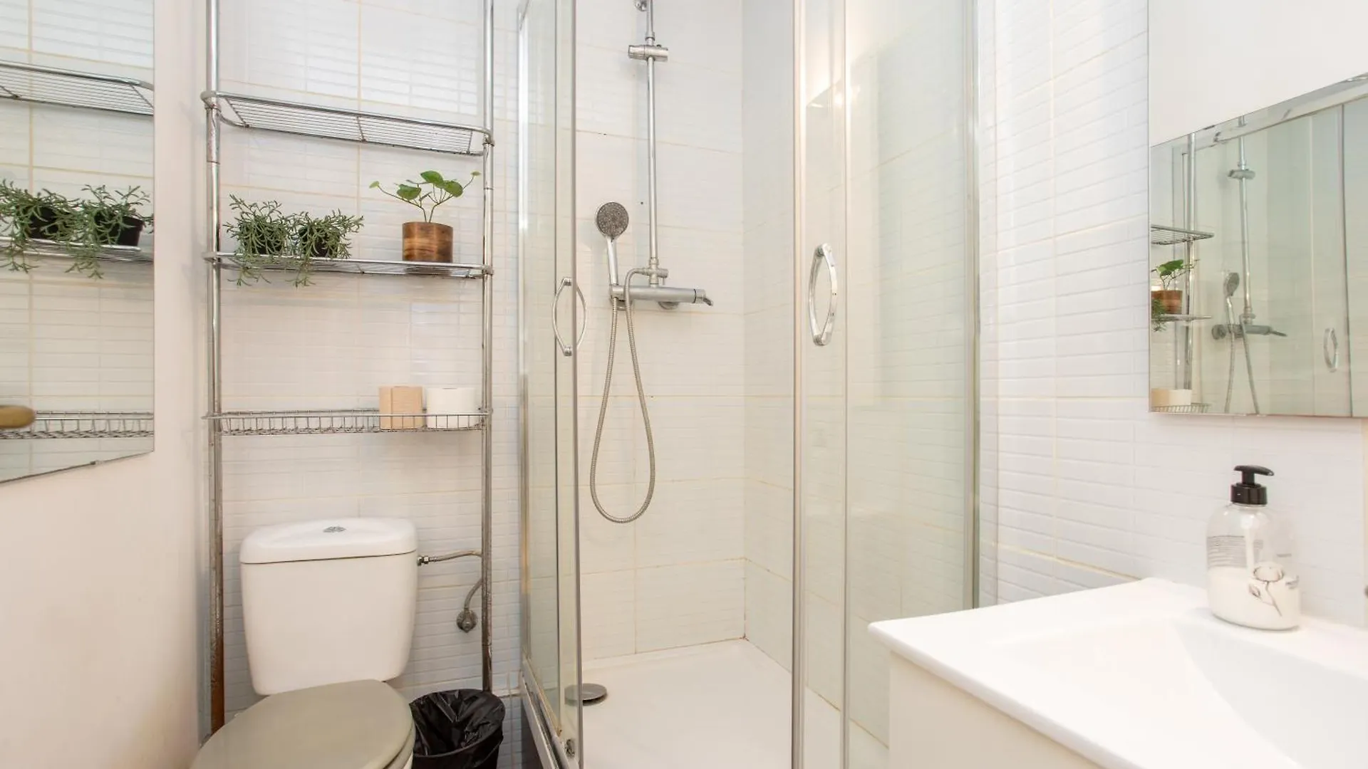 Cozy Exiample Getaway Apartments With Patio Barcelona 0*,